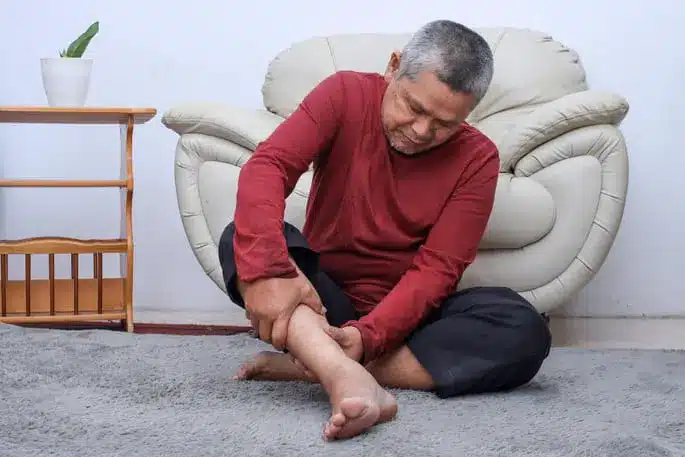 kaki mudah pegal gejala kolesterol