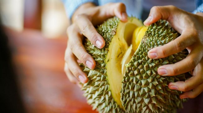 Tips Aman Mengonsumsi Durian